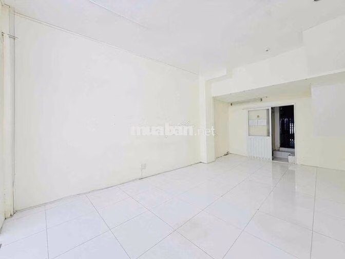 Nhà 3 tầng ,Hẻm xe hơi, 80m2 ,chính chủ gấp bán.