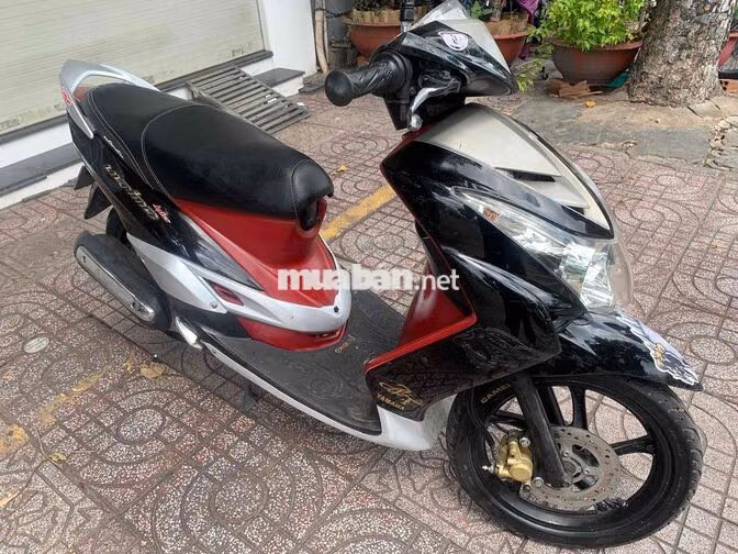 Yamaha Mio Ultimo Xe tay ga Đen, Đỏ, Bạc