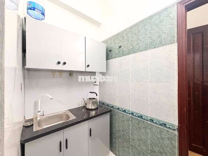 CHO THUÊ PHÒNG TRỌ 2PN 1WC - MẶT TIỀN LTK Q10 - FULL NT- ĐANG SƠN SỬA