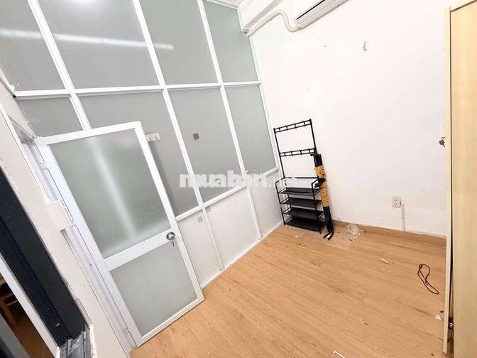 CHO THUÊ PHÒNG TRỌ 2PN 1WC - MẶT TIỀN LTK Q10 - FULL NT- ĐANG SƠN SỬA