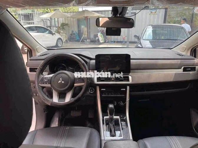 Mitsubishi Xpander Premium 2025 Trắng 7 chỗ