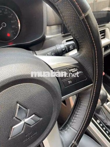 Mitsubishi Xpander Premium 2025 Trắng 7 chỗ