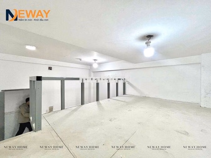 DUPLEX MỚI XÂY - THANG MÁY - MÁY LẠNH - ĐI BỘ QUA VĂN HIẾN
