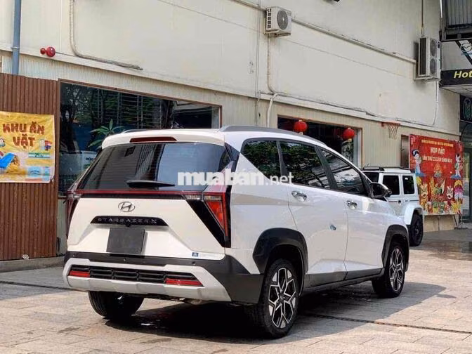 Hyundai Stargazer X 7 chỗ Trắng