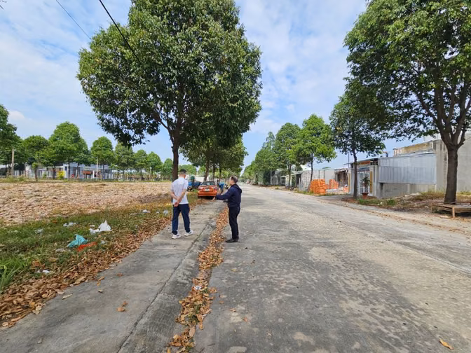 CHÍNH CHỦ CẦN BÁN LÔ ĐẤT Ở  87,5m2 (5x17,5m). ĐƯỜNG 16M, NGAY SAU UBND