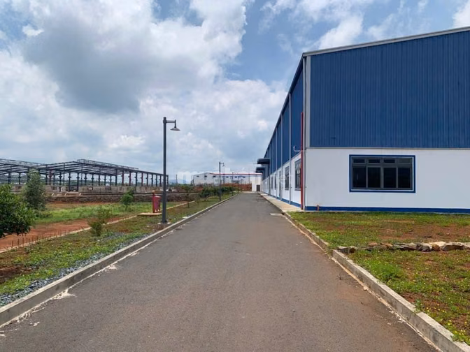 Cần bán nhà xưởng 10.000 m2 trong KCN , Bảo lộc , Lâm đồng .