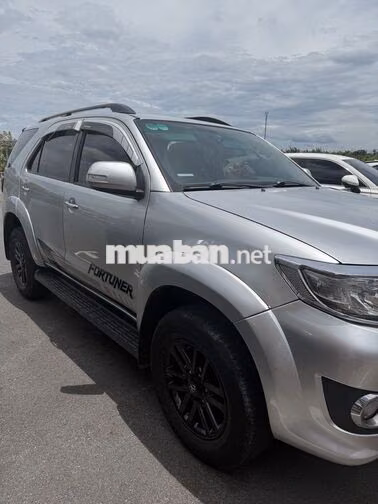 Toyota Fortuner SUV 7 chỗ Bạc máy dầu 2012