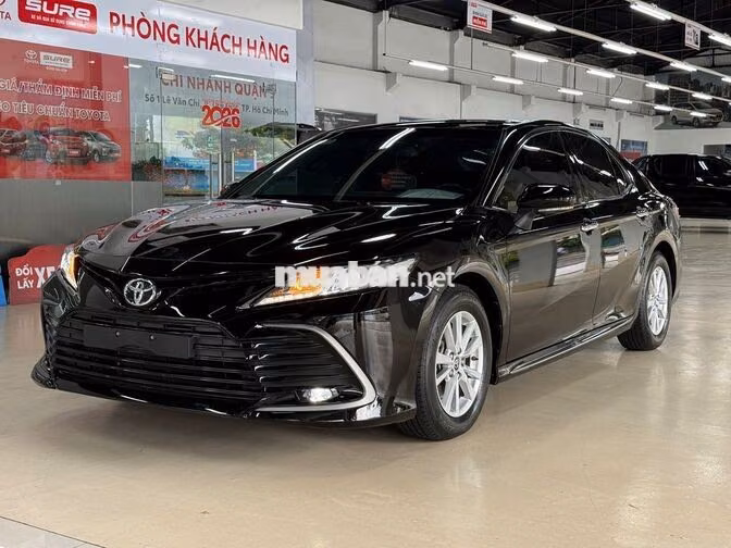 Toyota Camry 2.0G Đen còn thương lượng mạnh