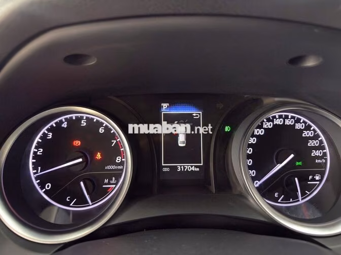 Toyota Camry 2.0G Đen còn thương lượng mạnh