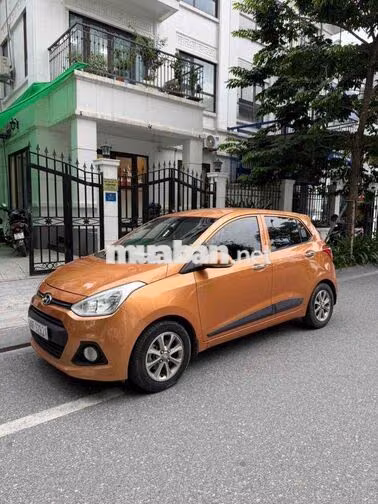 Hyundai Grand i10 màu Cam Nhập khẩu