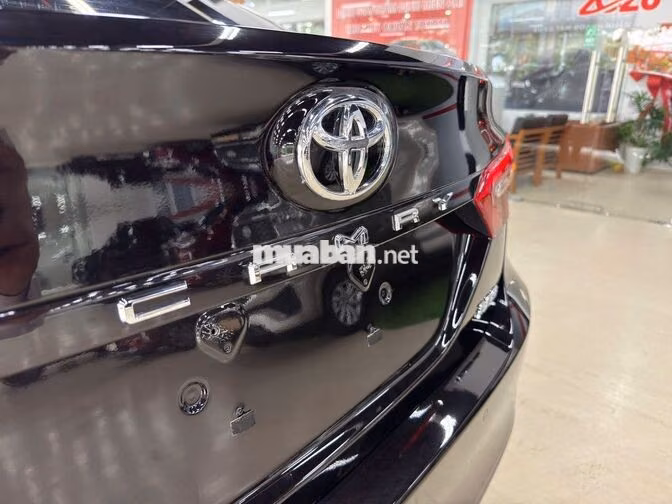 Toyota Camry 2.0G Đen còn thương lượng mạnh