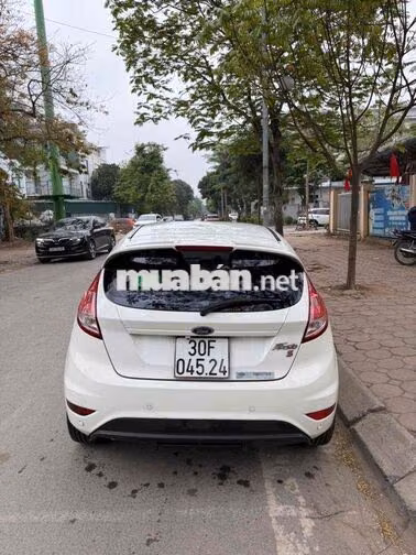 Ford Fiesta 2018 Trắng 100000 km