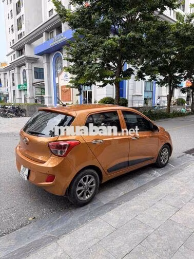 Hyundai Grand i10 màu Cam Nhập khẩu