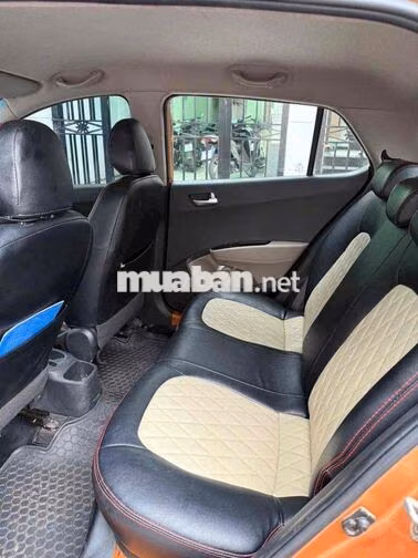 Hyundai Grand i10 màu Cam Nhập khẩu