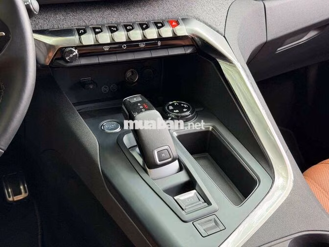 Peugeot 3008 Premium 2025 Đen 3.500 km