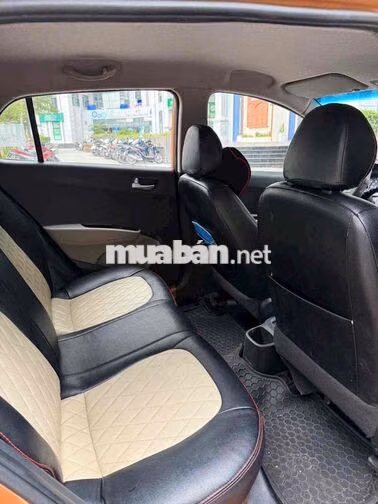 Hyundai Grand i10 màu Cam Nhập khẩu