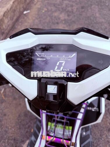 Honda Air Blade 4 val 2024 Trắng đen 18000 km