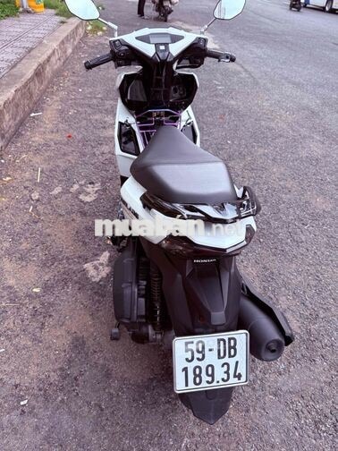 Honda Air Blade 4 val 2024 Trắng đen 18000 km