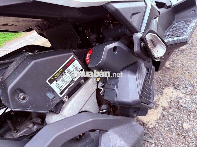 Honda Air Blade 4 val 2024 Trắng đen 18000 km