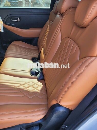 Kia Rondo 2017 Trắng Số sàn 150.000 km, giá 240tr