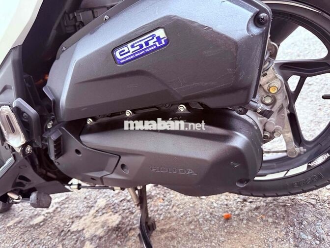 Honda Air Blade 4 val 2024 Trắng đen 18000 km