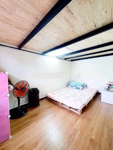 Chính chủ cho thuê căn hộ dịch vụ 2 Phòng Ngủ + Ban Công Rộng