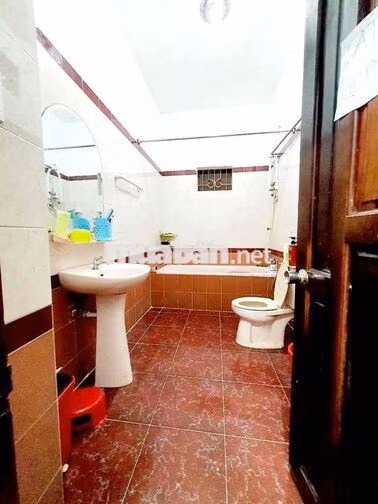 Chính chủ cho thuê căn hộ dịch vụ 2 Phòng Ngủ + Ban Công Rộng