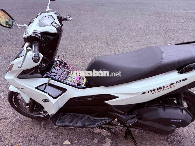 Honda Air Blade 4 val 2024 Trắng đen 18000 km