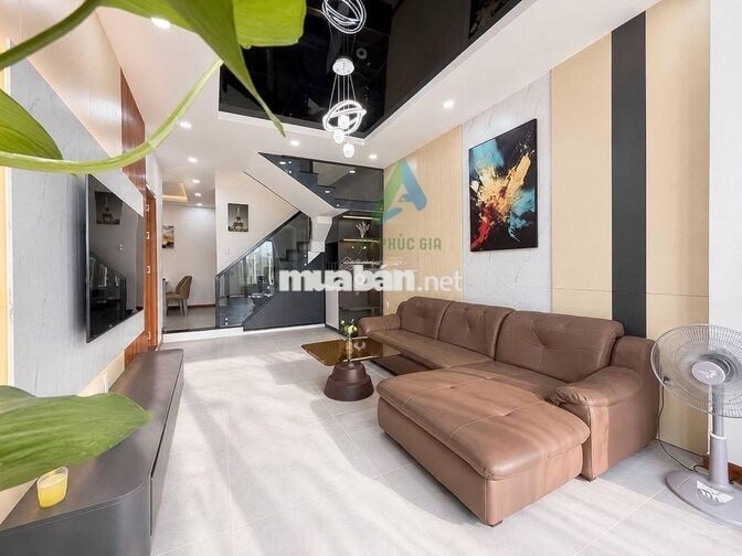 Cần cho thuê nhà 2 tầng đường Phạm Văn Bạch, Hải Châu full nội thất