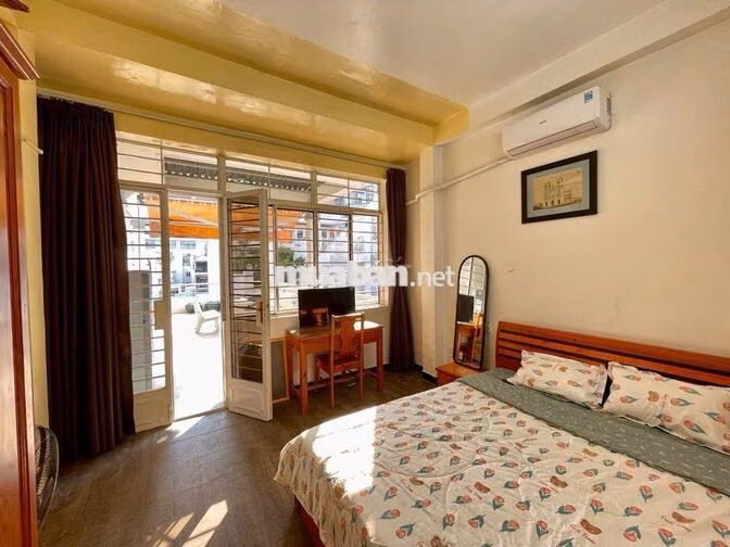 CHÍNH CHỦ CHO THUÊ PHÒNG FULL NỘI THẤT – SÂN RỘNG