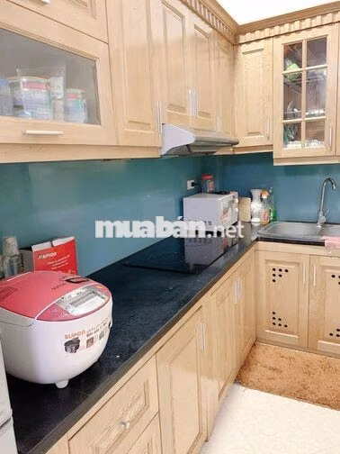 Cho thuê nhà Hào Nam - Vũ Thạnh 40m2 x 5 tầng full đồ đẹp chỉ 17 triệu