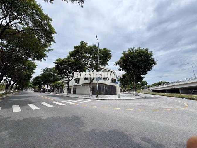 🔥 CHO THUÊ BIỆT THỰ GÓC 2 MẶT TIỀN – VIEW SÔNG HÀN