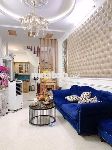 Cho thuê nhà Hào Nam - Vũ Thạnh 40m2 x 5 tầng full đồ đẹp chỉ 17 triệu