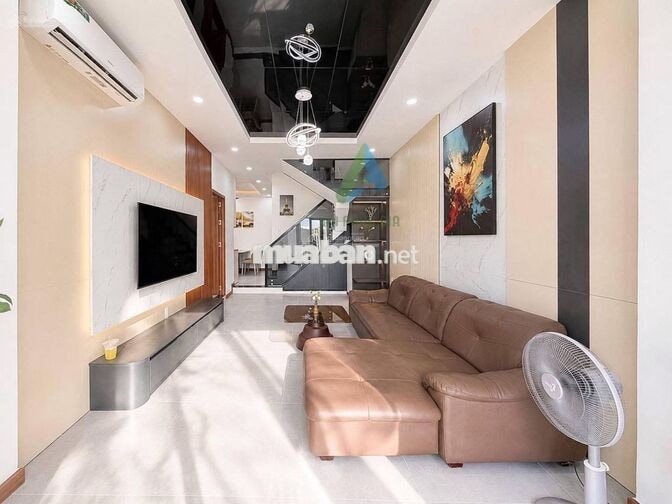 Cần cho thuê nhà 2 tầng đường Phạm Văn Bạch, Hải Châu full nội thất