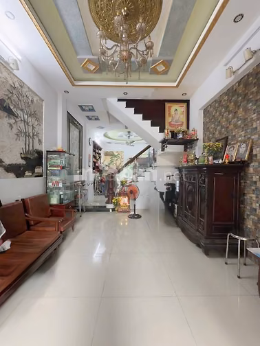 Nhà hẻm 8m khu trung tâm Quận 12 củ giá chỉ 6 tỷ 300 triệu