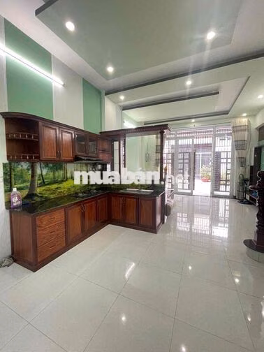 Nhà lầu mới có nội thất gần Đh Y Dược