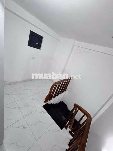 cho thuê nhà nguyên căn phố Nguyễn khoái 30/47m2 x5T full nội thât
