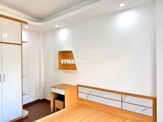 cho thuê nhà nguyên căn phố Nguyễn khoái 30/47m2 x5T full nội thât