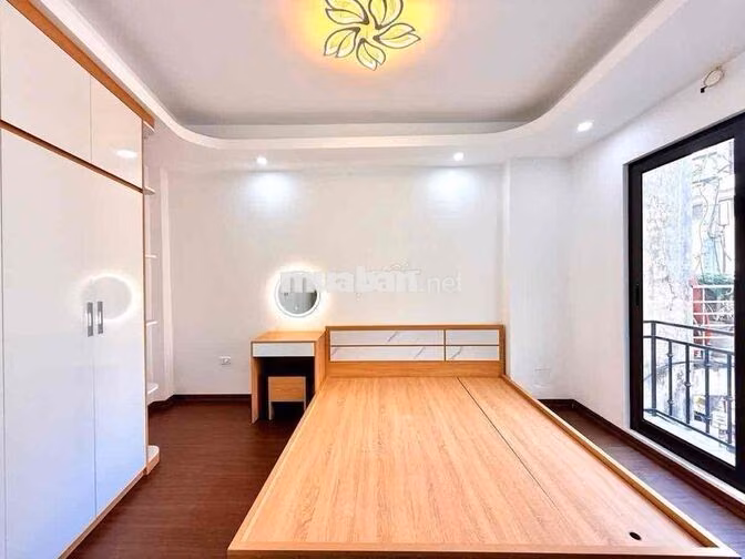 cho thuê nhà nguyên căn phố Nguyễn khoái 30/47m2 x5T full nội thât