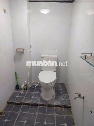Cho thuê nhà Hẻm xe hơi thông căn góc lạc Long quân