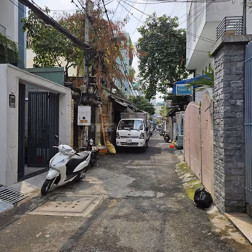 CHO THUÊ MẶT BẰNG TẦNG TRỆT KINH DOANH GẦN CHỢ BÀ CHIỂU