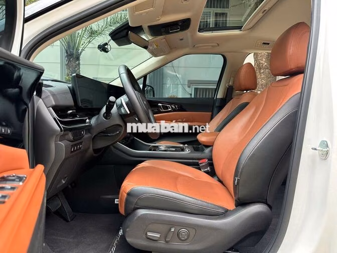Kia Carnival Signature 2025 Dầu 18.000 km Trắng