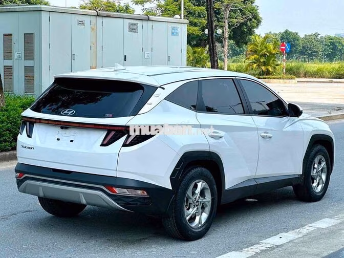 Hyundai Tucson 2.0AT 2023 màu trắng cực đẹp chất
