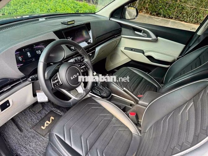 Kia Carens Luxury 2026 zin 11000 km siêu mới đẹp
