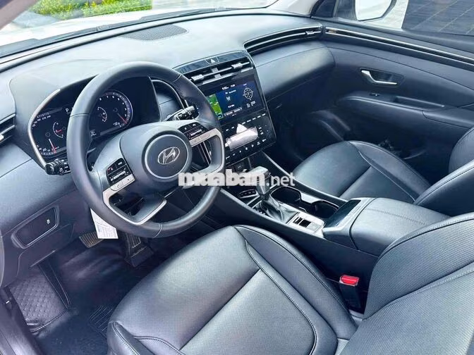 Hyundai Tucson 2.0AT 2023 màu trắng cực đẹp chất