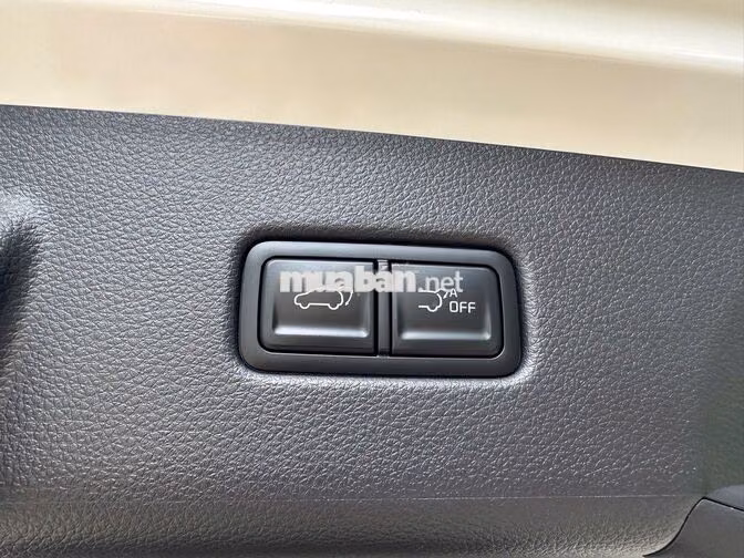 Kia Carnival Signature 2025 Dầu 18.000 km Trắng