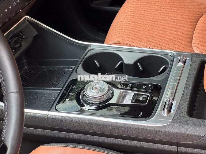 Kia Carnival Signature 2025 Dầu 18.000 km Trắng