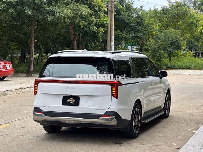 Kia Carnival Signature 2025 Dầu 18.000 km Trắng