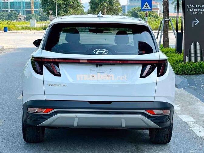 Hyundai Tucson 2.0AT 2023 màu trắng cực đẹp chất