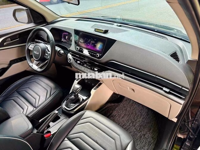Kia Carens Luxury 2026 zin 11000 km siêu mới đẹp